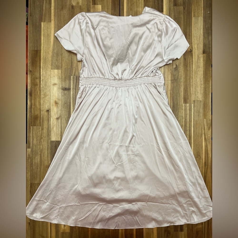 Baltic Born Poppy Satin Midi Dress V-Neck Open Tie Front in Champagne Size XXXL - Picture 3 of 13